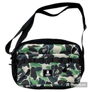 A BATHING APE® 2021 AUTUMN/WINTER COLLECTION magazine bag BAPE Camo